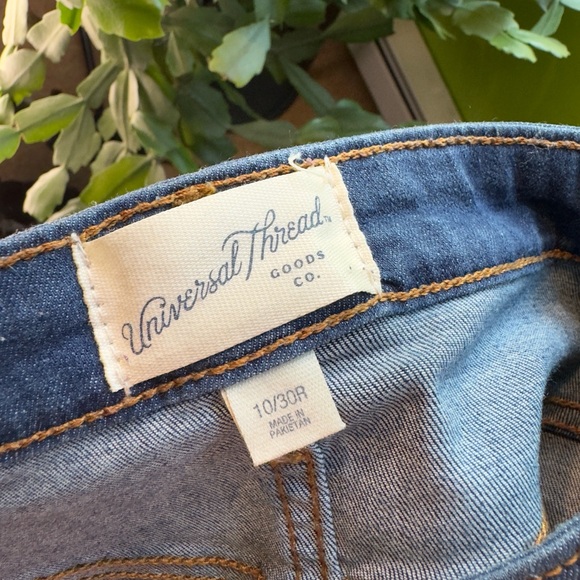 Universal Thread skinny jeans size 10/30R - Picture 6 of 7